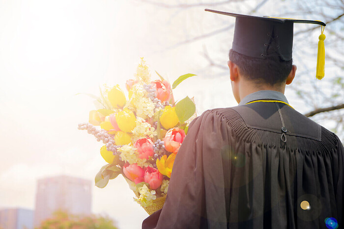 Celebrate Grads with Flowers