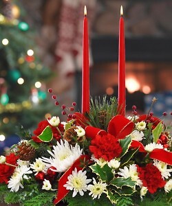 TRADITIONAL CHRISTMAS CENTERPIECE