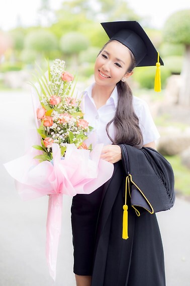 Celebrate Grads with Flowers
